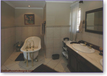 colonial style bathrooms
